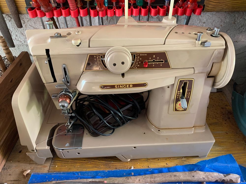 Singer Nähmaschine Model 421 G KEIN VERSAND (Gebraucht) in für CHF 50 ...