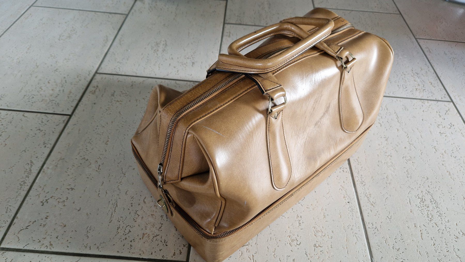 Taschen: Vintage Reisetasche – Gebraucht aus Jegenstorf von jemalo