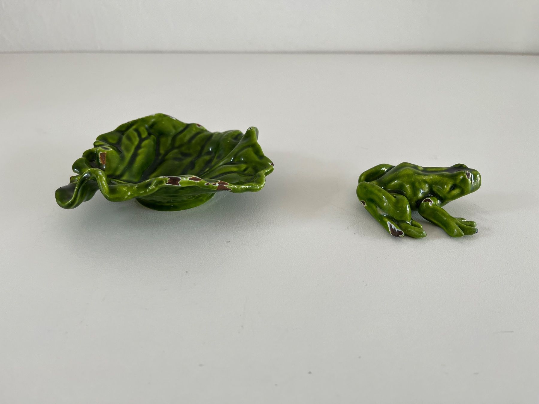 Figuren: alter Frosch mit Blatt / Gusseisen emailliert – Gebraucht aus Wetzikon ZH von seli03 4