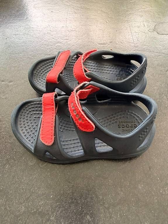 Chaussures garçon: Crocs kindersandale – D'occasion à Zürich par sua_8b9h