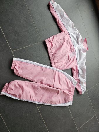 Middlesbrough Trainingsanzug rosa weiss Grösse 7-8 Jahre