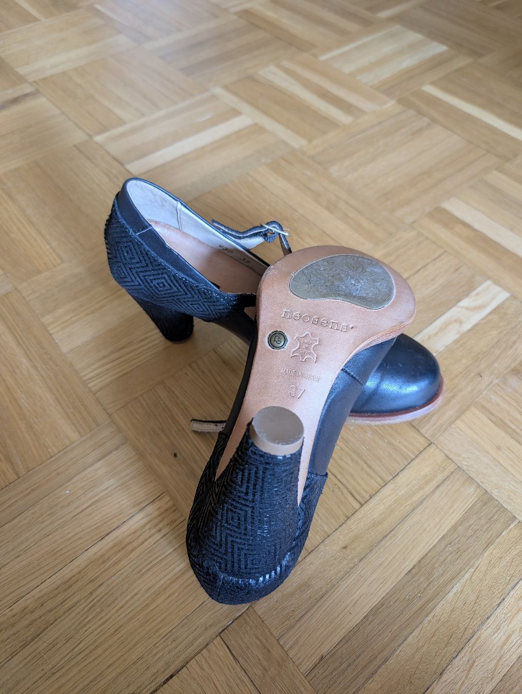 Scarpe da donna: Elegante schwarze pumps 37  – Nuovo (secondo la descrizione) da Basel venduto da ire_zh88 2