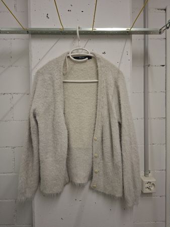 Cardigan Vero Moda Grösse M cremefarben flauschig getragen