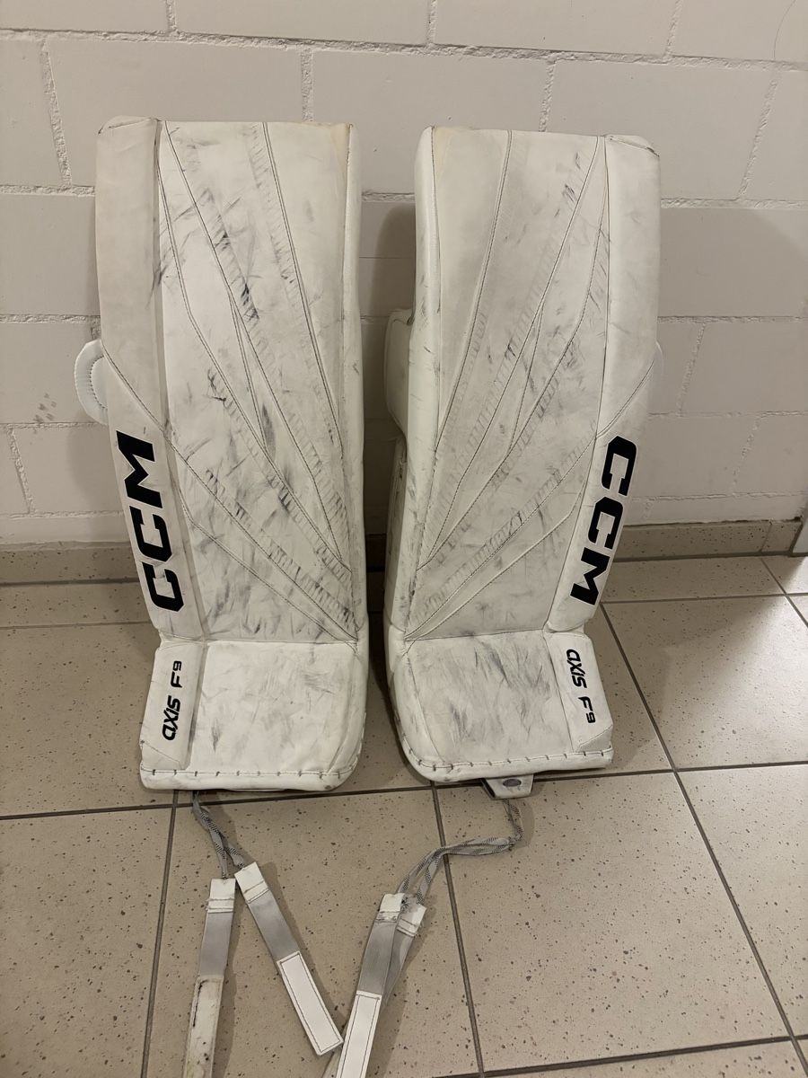 Ccm Schutz & Schoner: Goalie Schienen 30+1 – Gebraucht aus Bassersdorf von Leni84