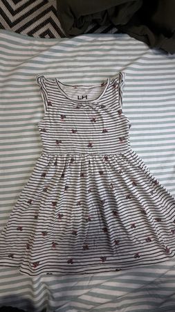 Mädchen Kleid, Grösse 110 gestreift.