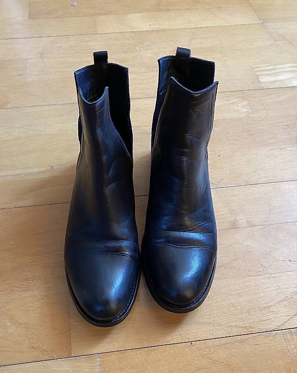 Damenschuhe: Stiefeletten Gr. 38 – Gebraucht aus Maur von chr_x8zv