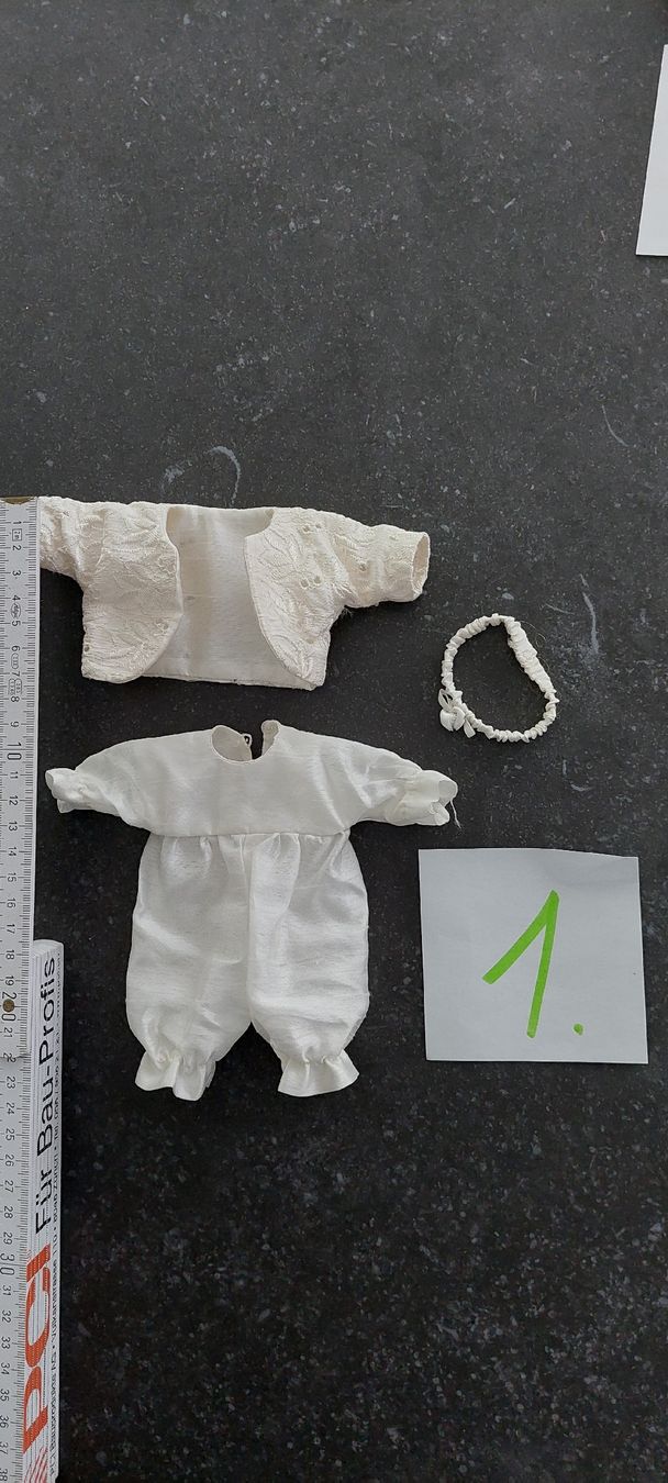 Bambole: Puppenkleidli ungebraucht – Nuovo (secondo la descrizione) da Muri AG venduto da nindo1 2