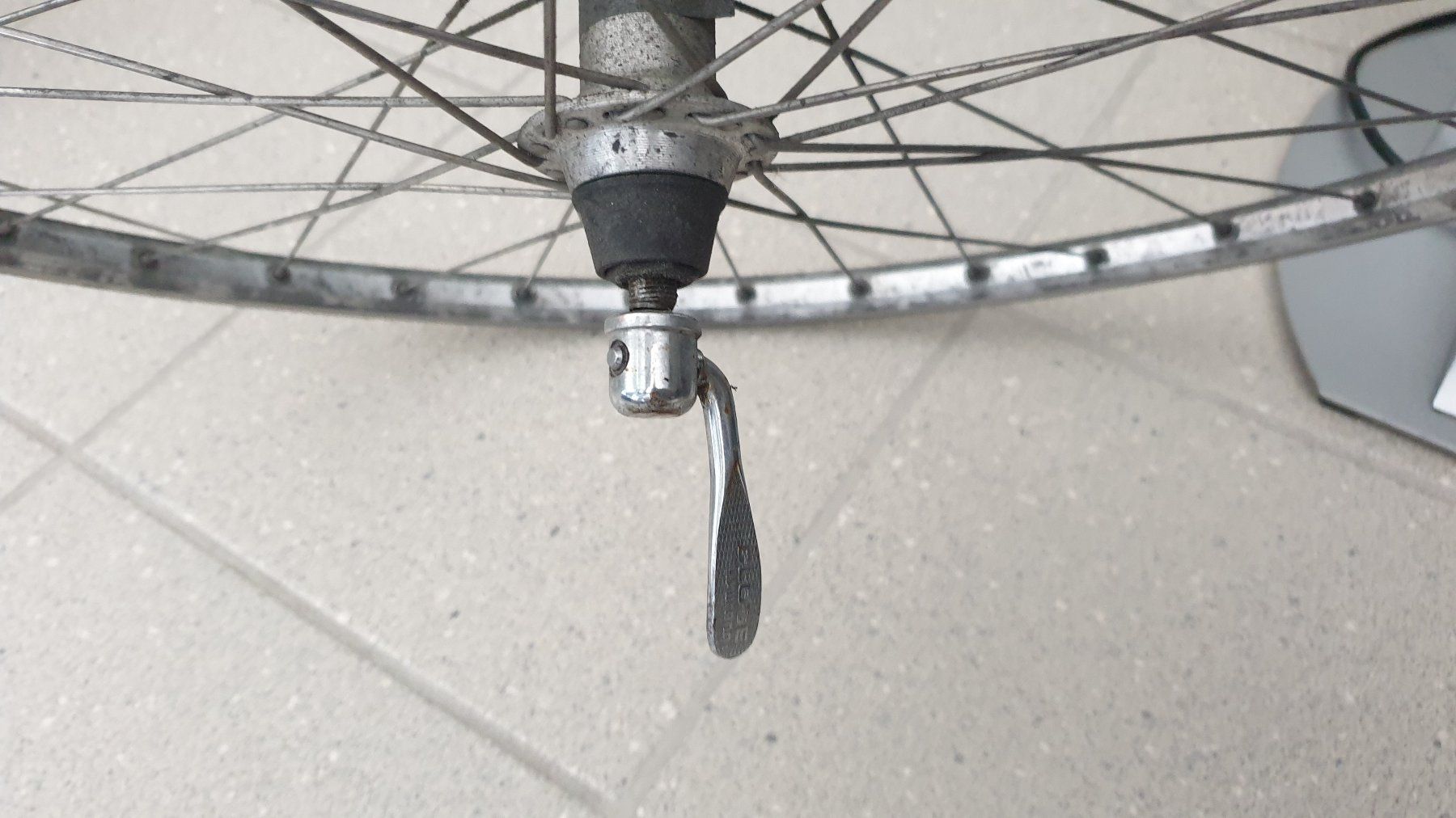 Pneus & Kompletträder: Velo Hinterrad – Defekt aus Stäfa von Supertramp73 3