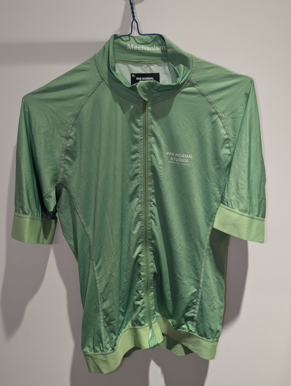 Pas Normal Studios Leibchen & Hosen: Velojersey Kurzarm Pas Normal Studios – Gebraucht aus Zürich von patmeye 1