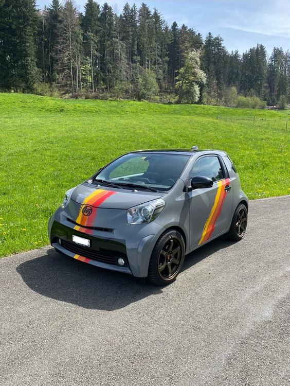 Toyota IQ - der Stadtflitzer im Rennanzug