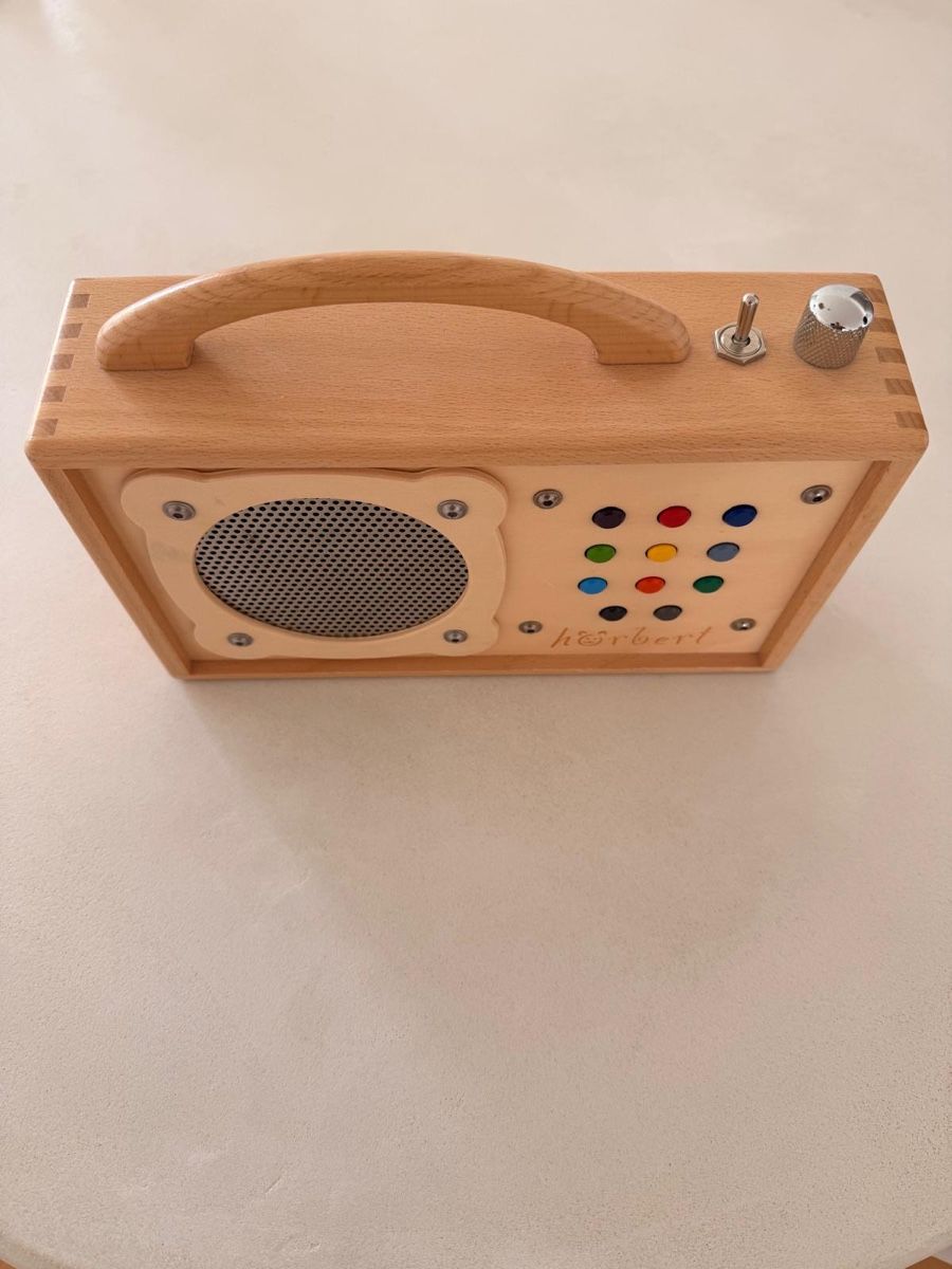 Hörbert Lettore multimediale portatile: Hörbert Musikbox Kinder Holz – Usato da Wädenswil venduto da celinecelineh 1