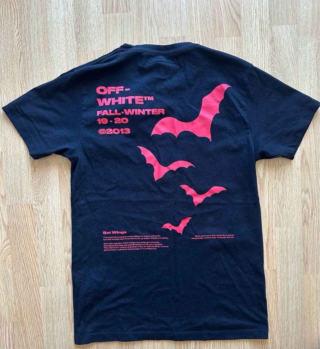 Off-White T-Shirts: Off white Tshirt  – Gebraucht aus Pfäffikon ZH von Nataliia. 2