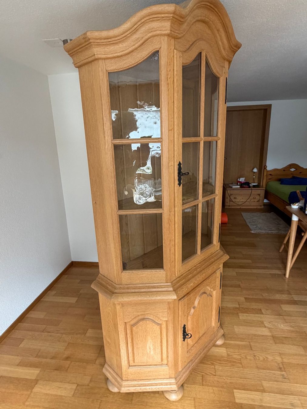 Armadi: Gepflegter Eiche Massivholzschrank. – Usato da Sarnen venduto da dieterCH19 3
