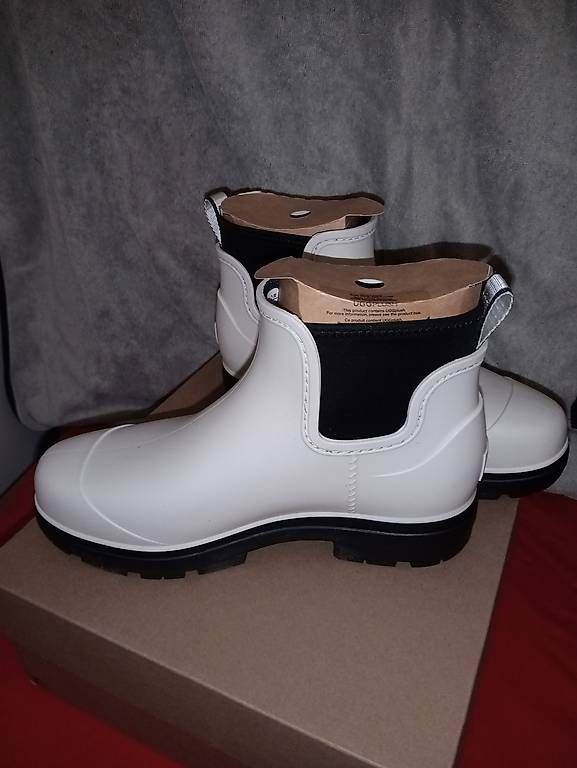 Ugg Damenschuhe: UGG Gummistiefel – Neu und originalverpackt aus Wangen SZ von mkaelin87