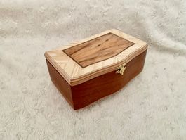 Holzkiste handmade Schmuckdose Schmuckkiste Schatzkiste