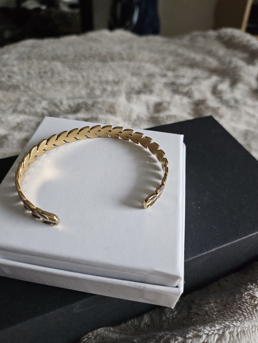 Bracciali & Braccialetti: beau bracelet – Nuovo e nell'imballaggio originale da La Tour-de-Peilz venduto da mar_2r26 1