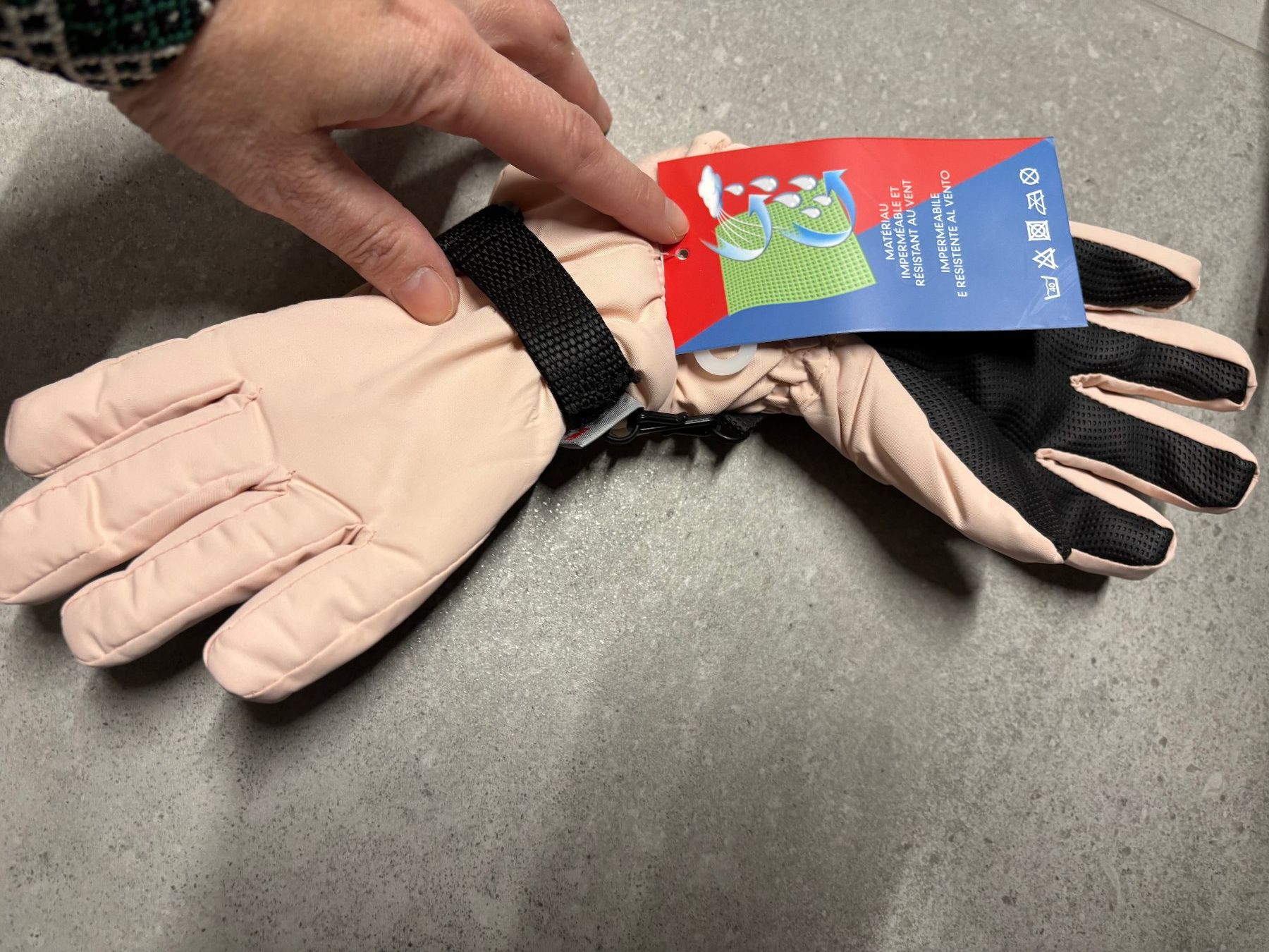 Guanti: Gant ski enfant neuf 2 - 4 ans – Nuovo (secondo la descrizione) da Salvenach venduto da gwenwywar