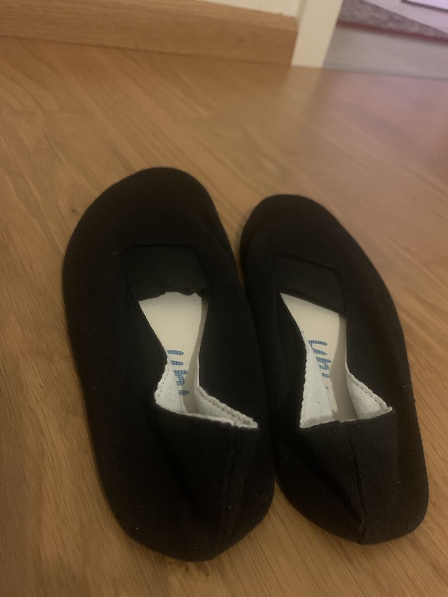 Chaussures garçon: Turnschläppli – D'occasion à Basel par Pardesi84
