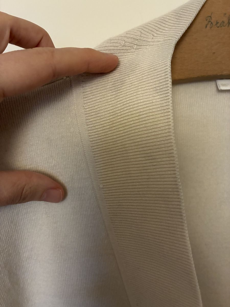 Cos Giacche: COS Cardigan mit Makel – Usato da Wädenswil venduto da Gilmored83 1