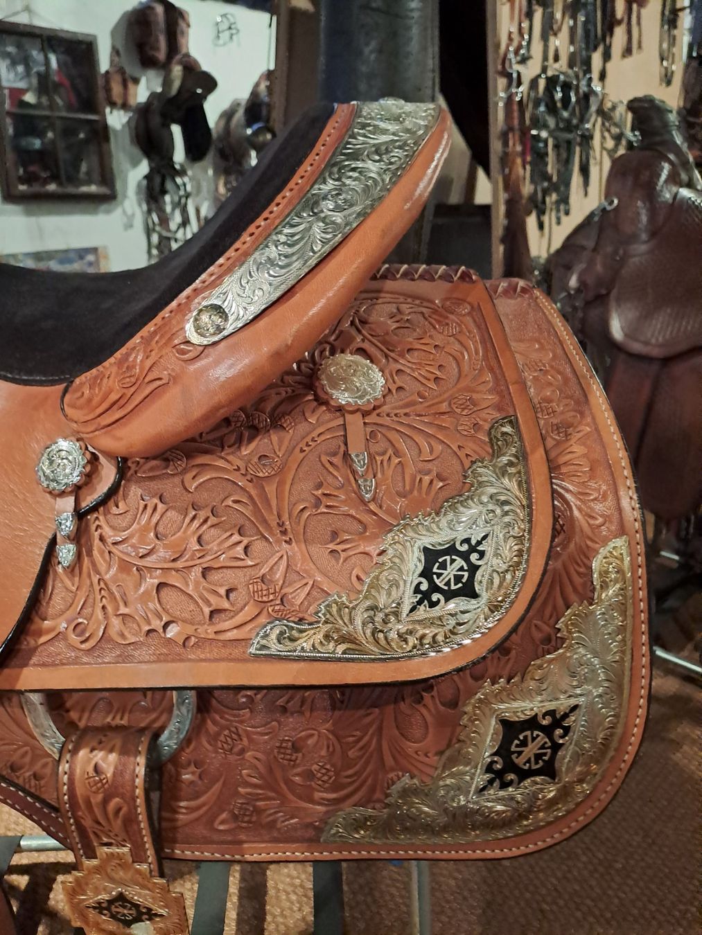 Selle & Accessori: Silver Royal Show Westernsattel – Nuovo (secondo la descrizione) da Berikon venduto da Lin 6