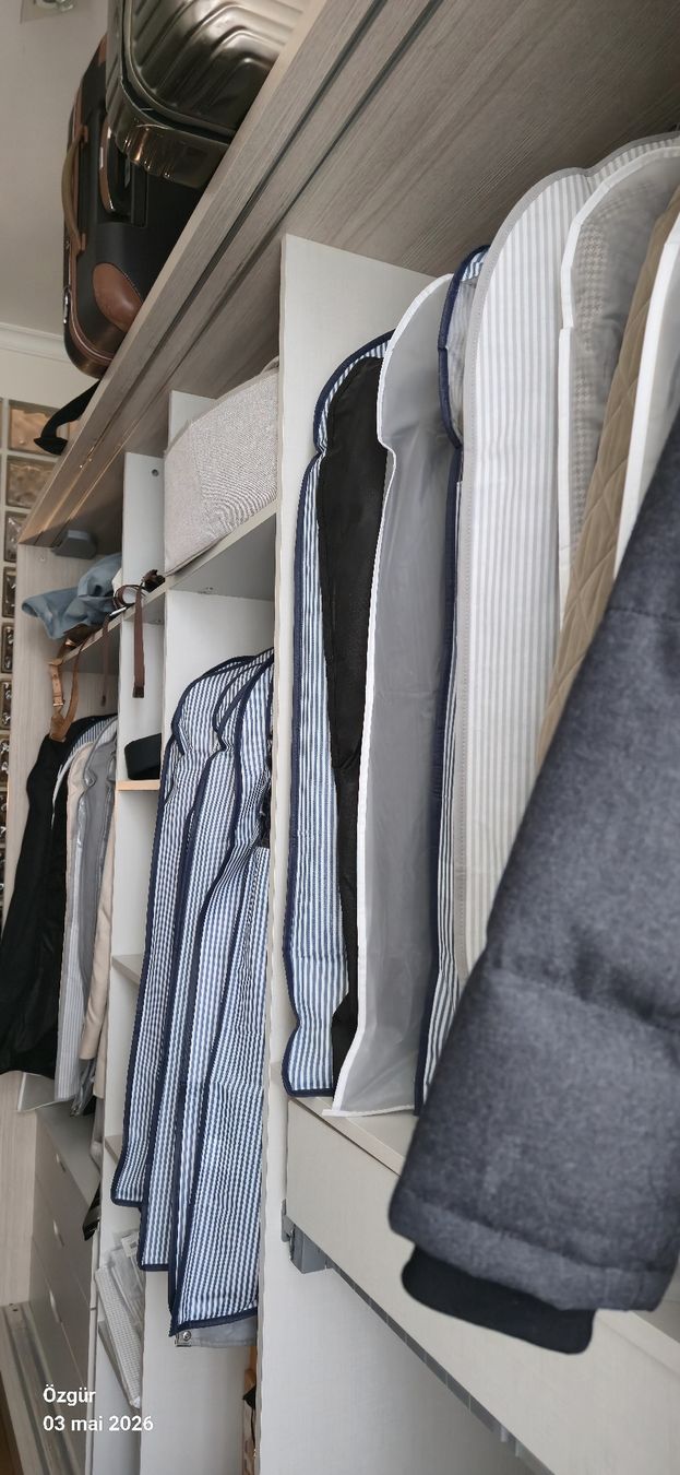 Pfister Guardaroba: Armoire, penderie complète, comme neuve! – Usato da Montreux venduto da acr_95wz