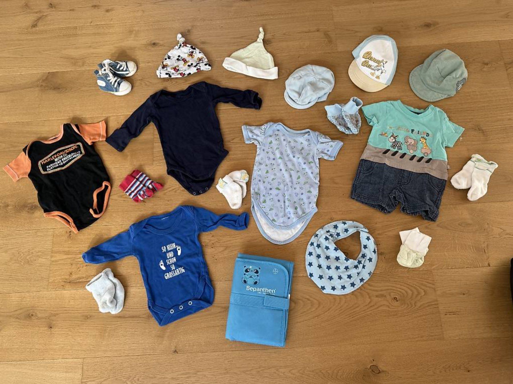 Kleiderpakete & -sets: Babykleiderpaket Grösse 50/56, Junge – Gebraucht aus Jonen von 8916