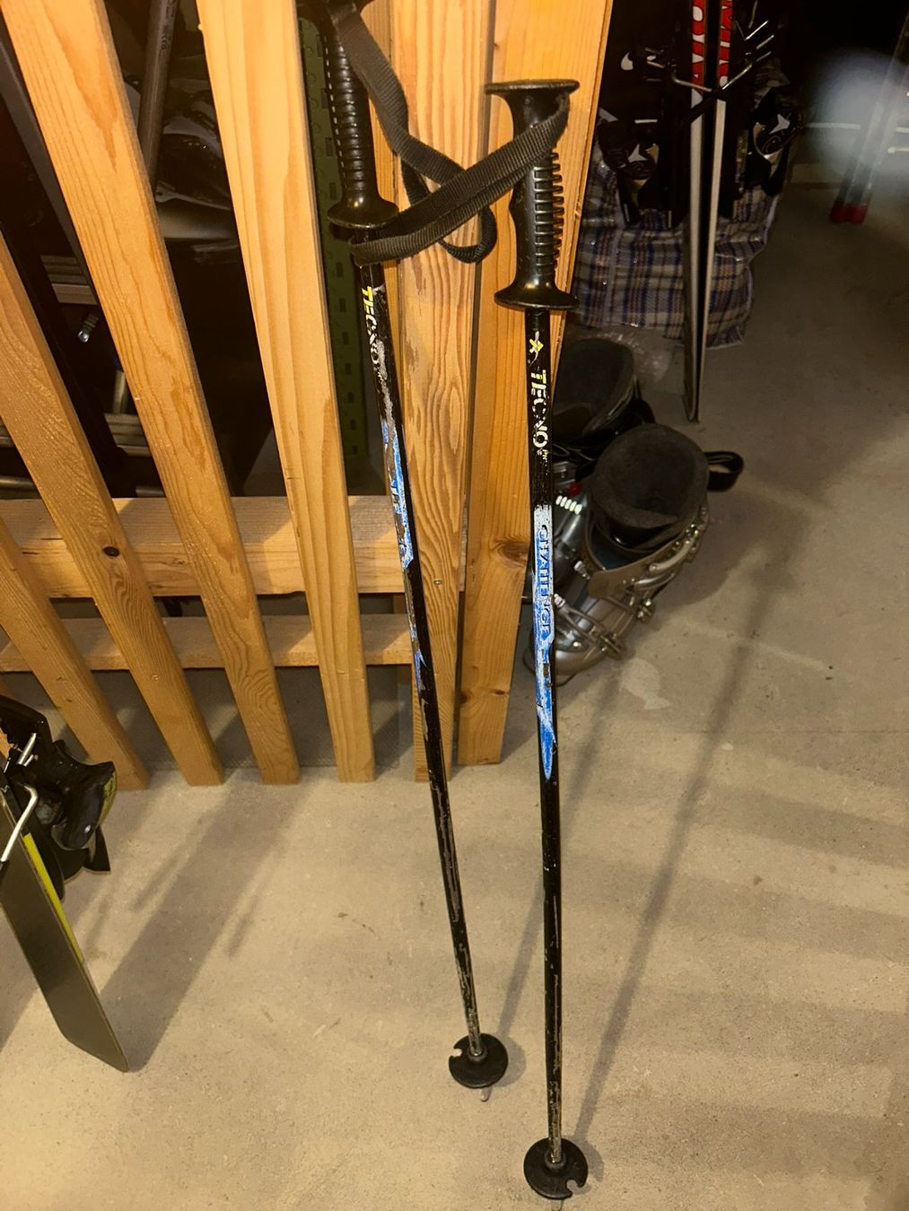 Fischer Sci: Ski Fischer 128cm mit Stöckli – Usato da Hagendorn venduto da diz_p6dg 7