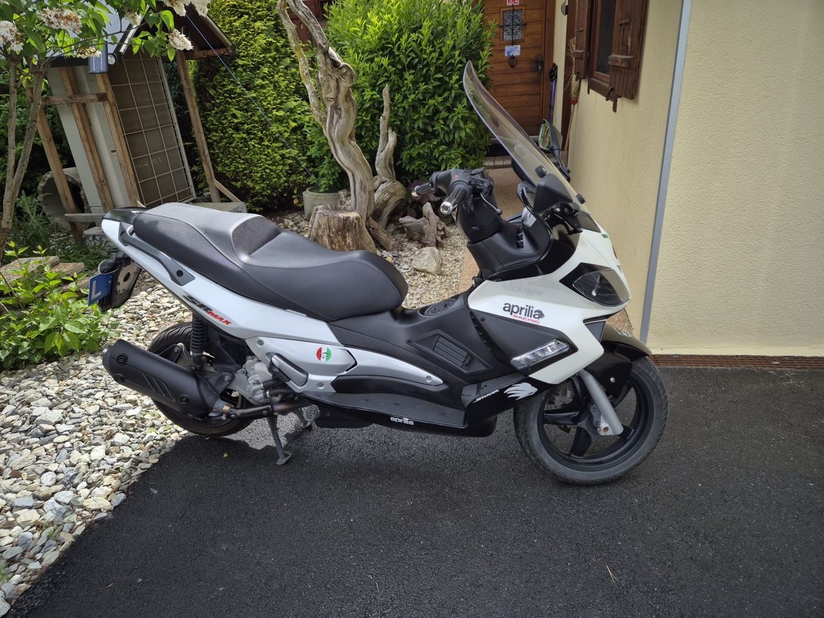 Aprilia Scooters: Aprilia sr max 300 – D'occasion à Savièse par san_6cgg 4