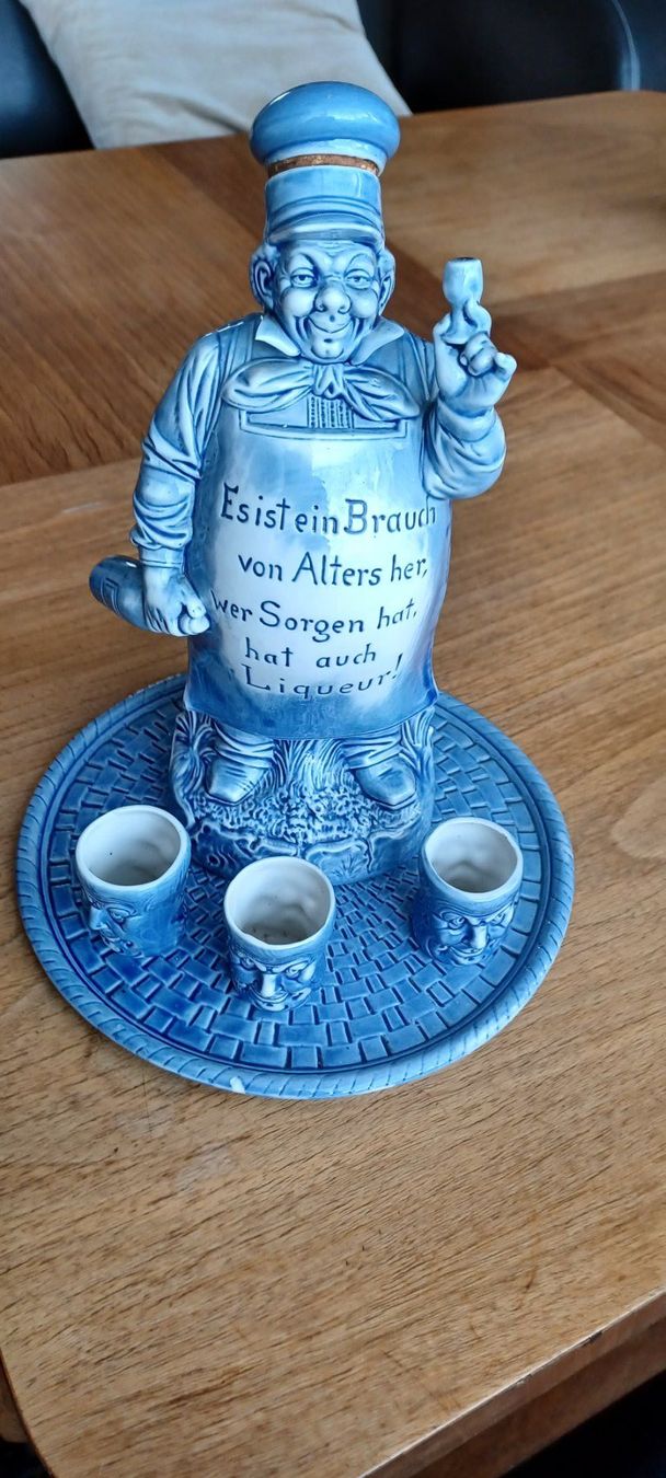 Sonstiges: Porzellan Liqueur / Schnaps Flasche – Gebraucht aus Menziken von Nikkimcanton