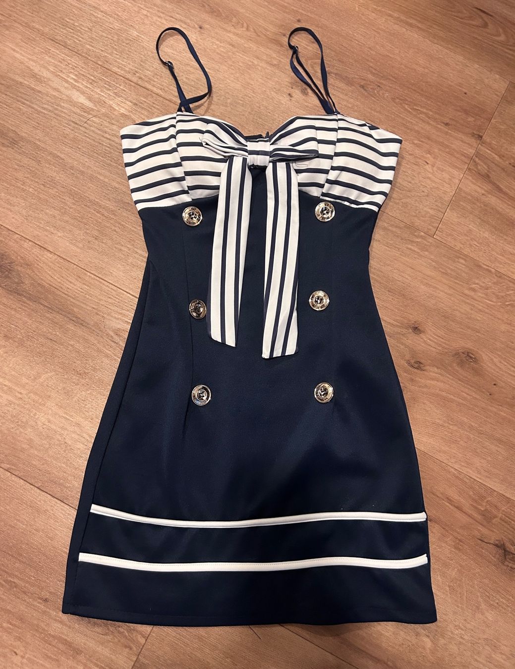 Robes: Marine Kleid – D'occasion à Laupen BE par erii.blabla