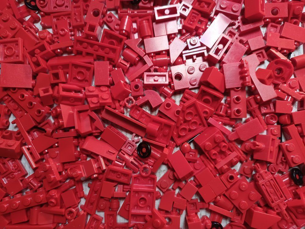 Lego Kit di costruzioni: Lego Technic 300 Rote Kleinteile -P46 – Usato da Morges venduto da cardeman61