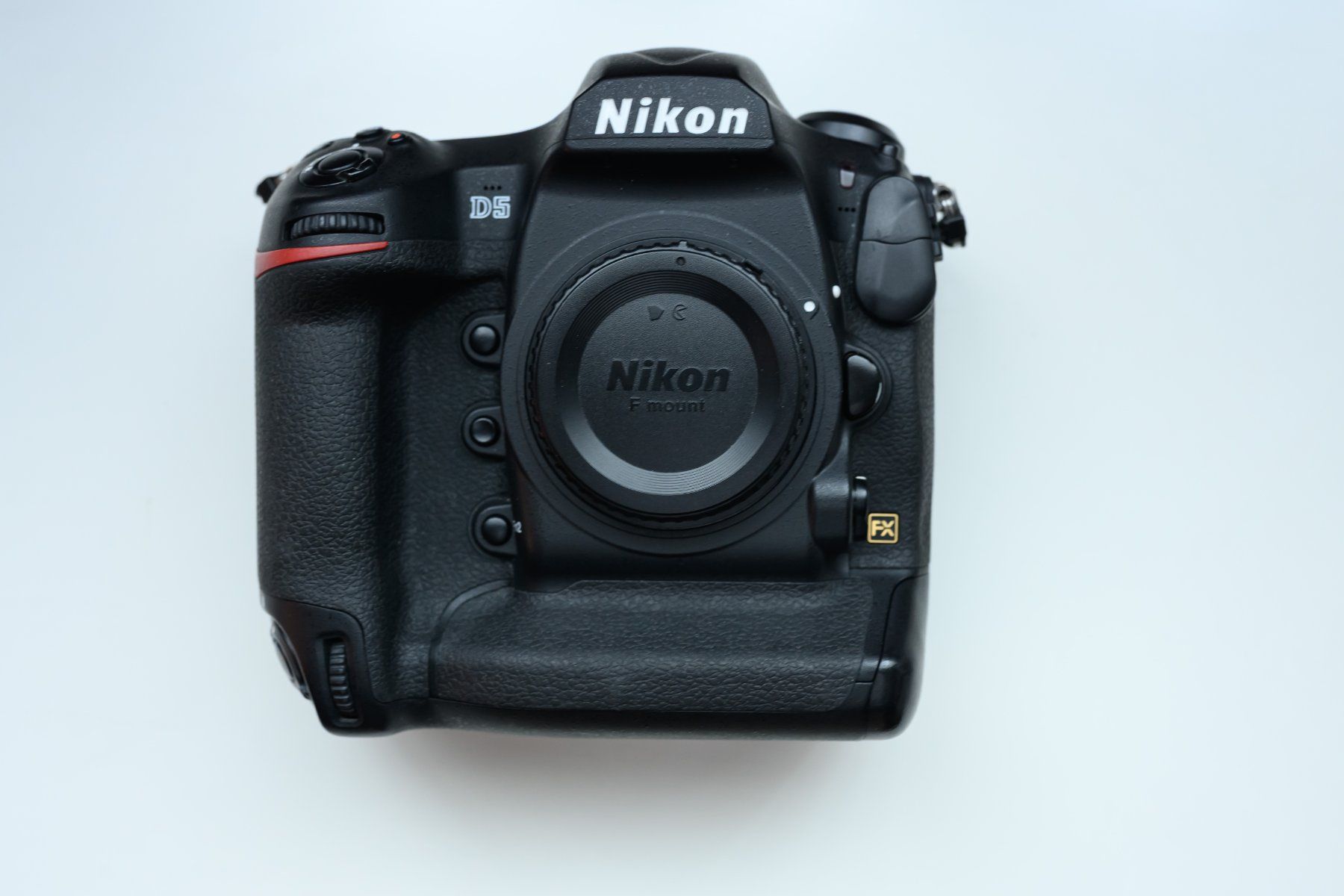 Nikon Fotocamera: Nikon D5 (Vollformat) inkl. OVP – Usato da Chur venduto da Mcama