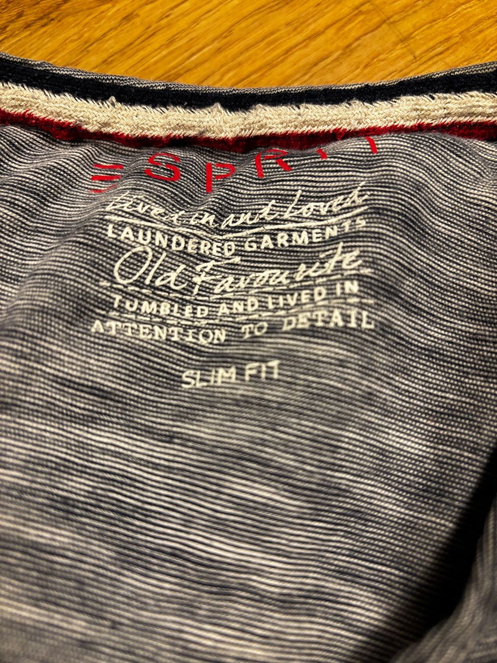 Esprit T-shirt: Esprit T-Shirt Grösse L, Slim Fit – Usato da Neftenbach venduto da Boska_1969 2