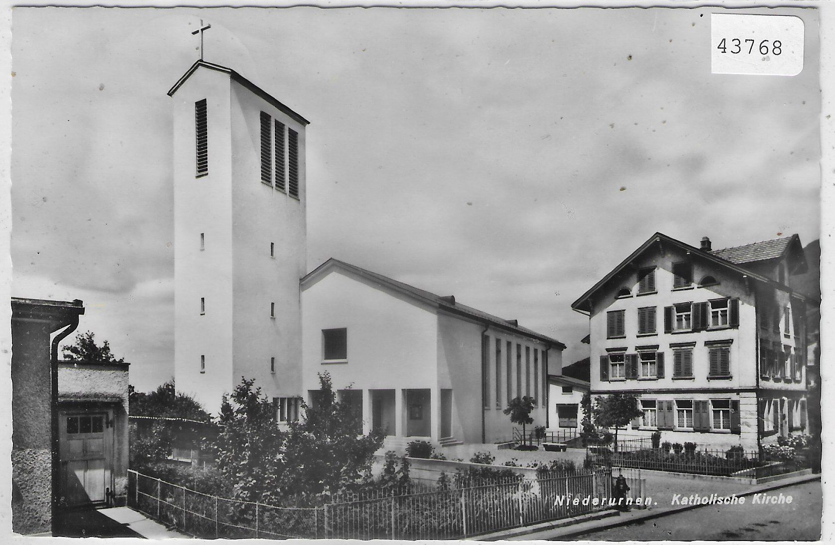 Cartoline postali: Niederurnen - Katholische Kirche – Usato da Ettingen venduto da Kartenplanet
