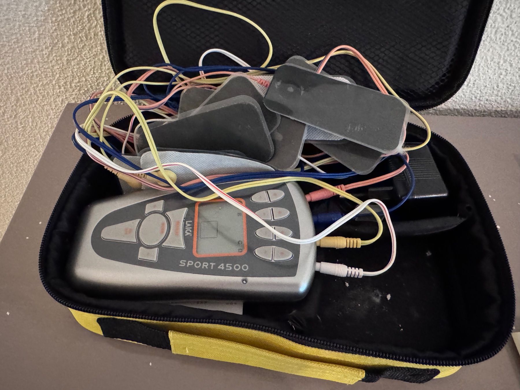 Dispositivi per massaggi: LAICA MD60781 Elektrostimulator – Usato da Bern venduto da vb5bv