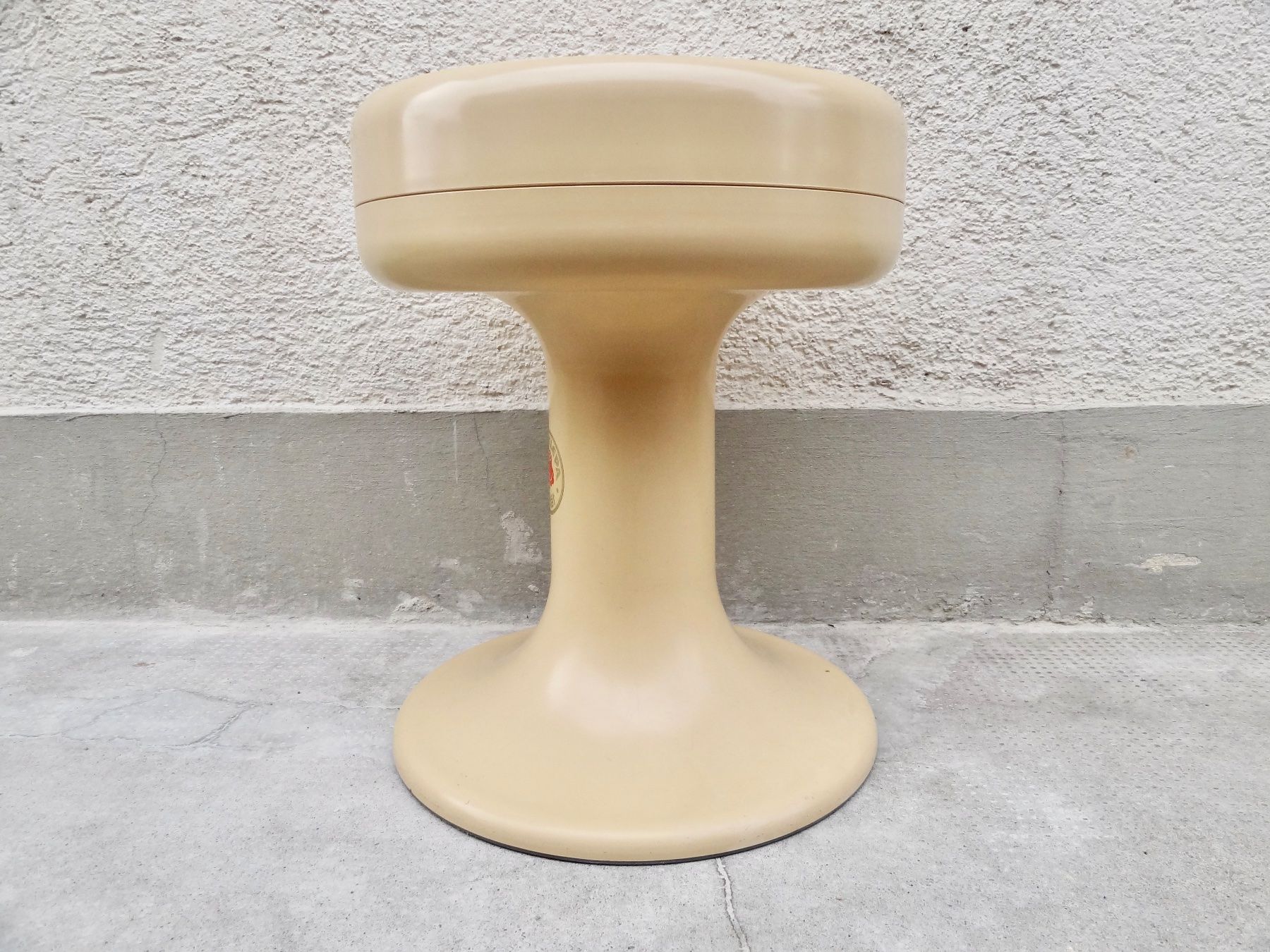 Hocker: Badhocker Vintage Tulpenfuss 60er 70er – Gebraucht aus Kerzers von zimmergruen 6