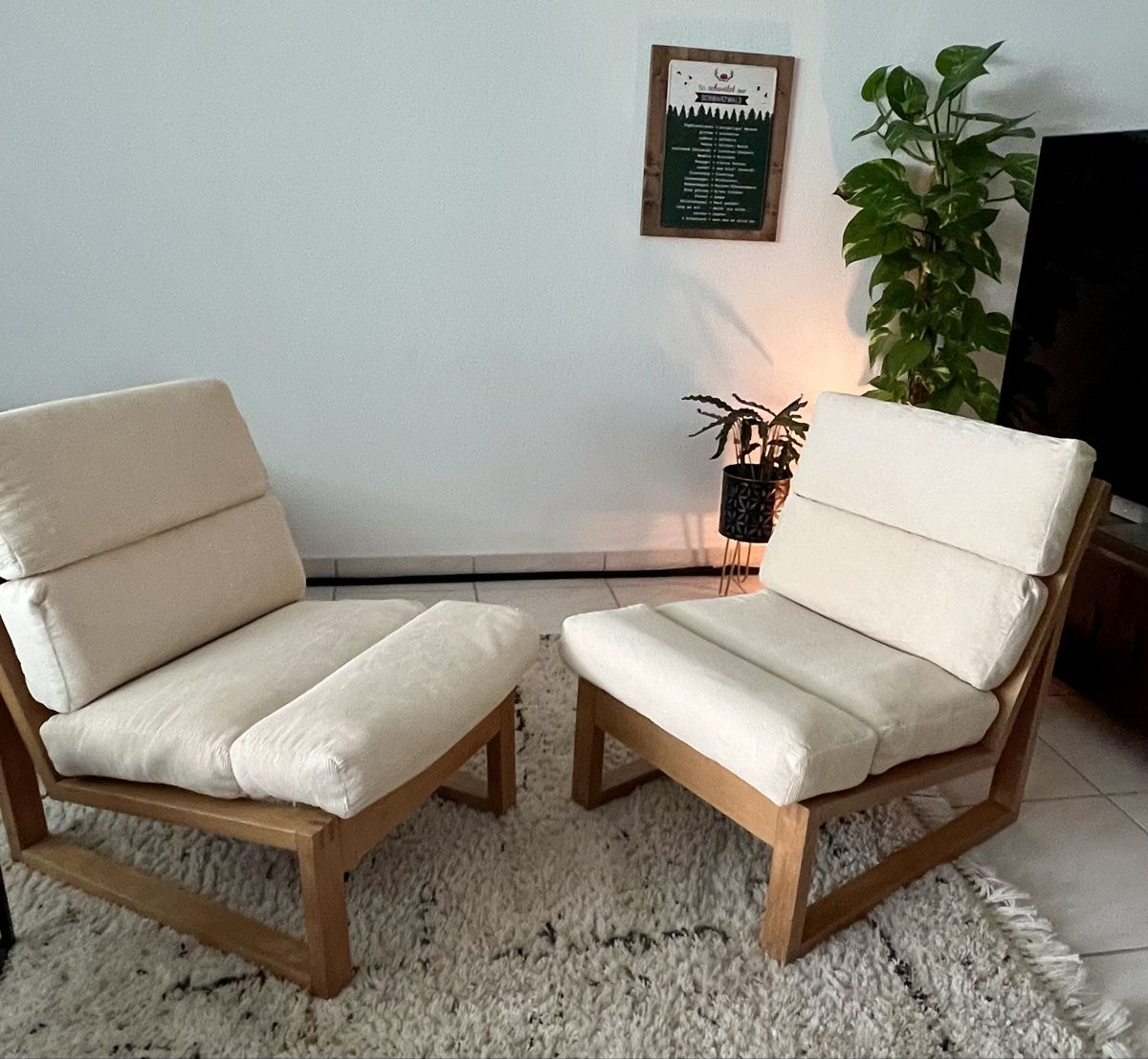 Poltrone: 2 Vintage Design Sessel Eichen Holzrahmen Cord Polster – Usato da Hunzenschwil venduto da Madachica 1