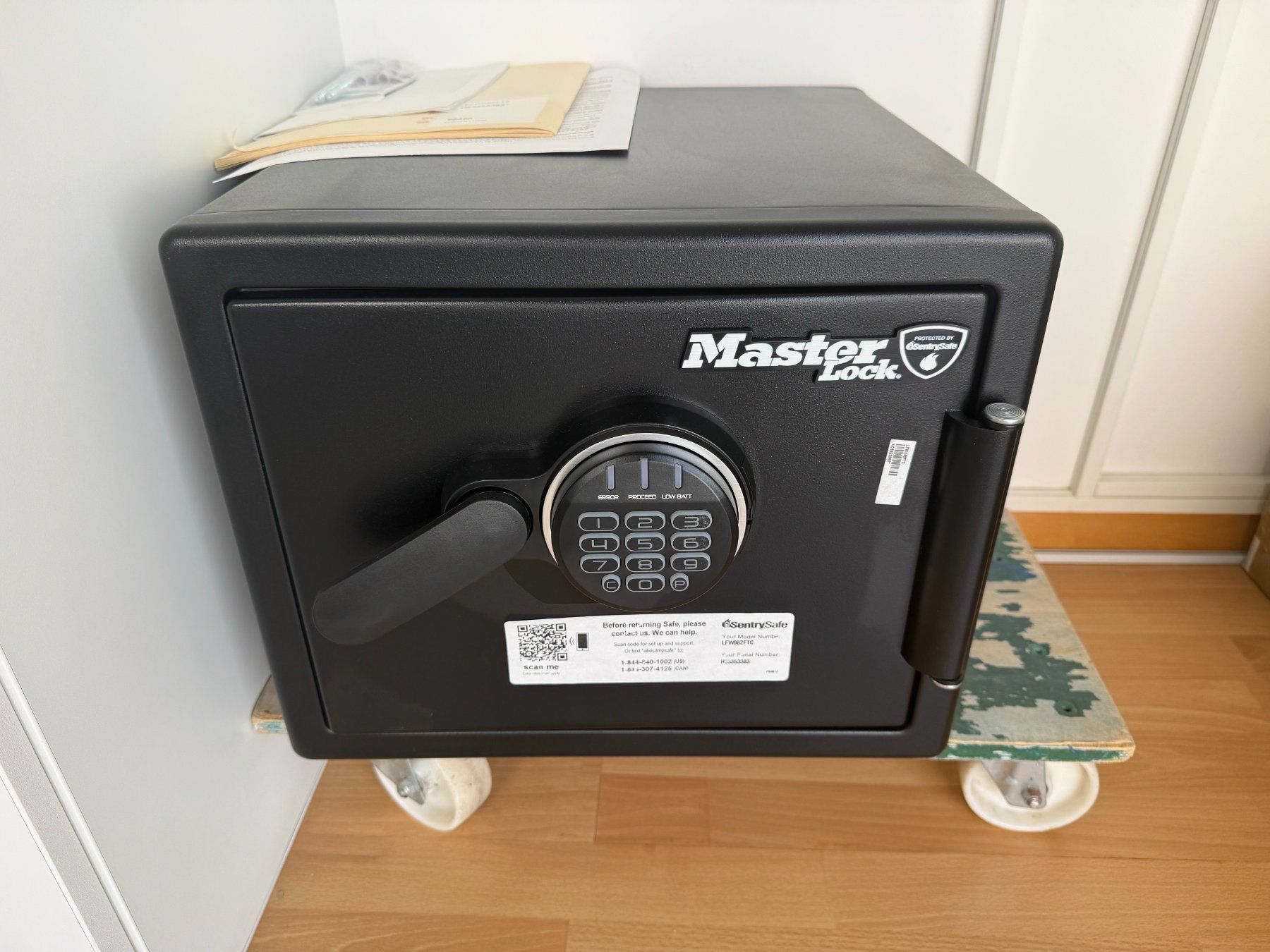 Coffre-fort: Coffre Masterlock NEUF – D'occasion à Tramelan par com_shc6