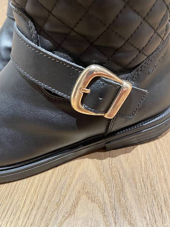 Schuhe für Mädchen: Geox Herbst/Winterstiefel Leder Grösse 37  – Gebraucht aus Binningen von larstacke 3