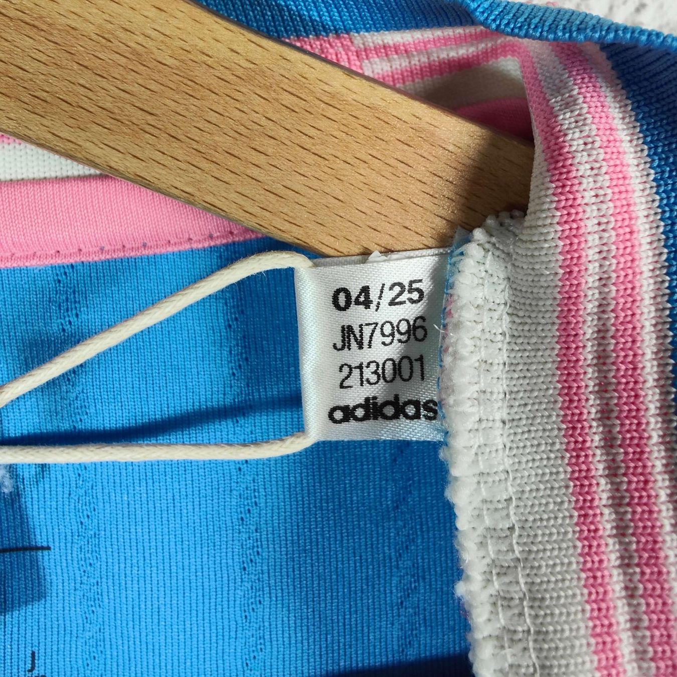 Inter Miami Canottiere & Pantaloni: Original 2025-26 Inter Miami Third Shirt PV Messi – Nuovo e nell'imballaggio originale da Martigny venduto da eternalpitch 3