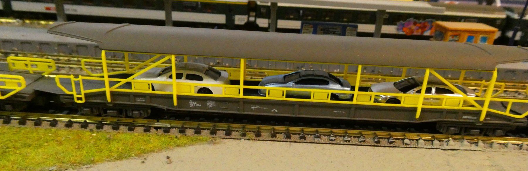 Hobbytrain Modelleisenbahnen: 7 Hobbytrain Autowagen mit 25 PW – Neu (gemäss Beschreibung) aus Rupperswil von Ropi03 2