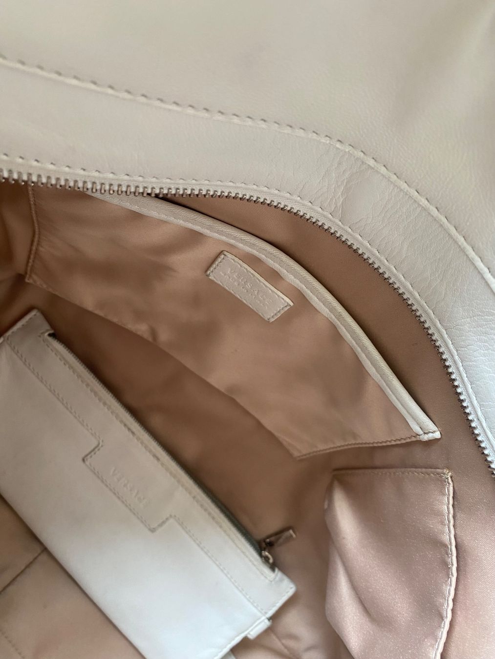 Versace Sacs femmes: Borsa Versace pelle bianca con decorazione greca – D'occasion à Murten par Moisa 5