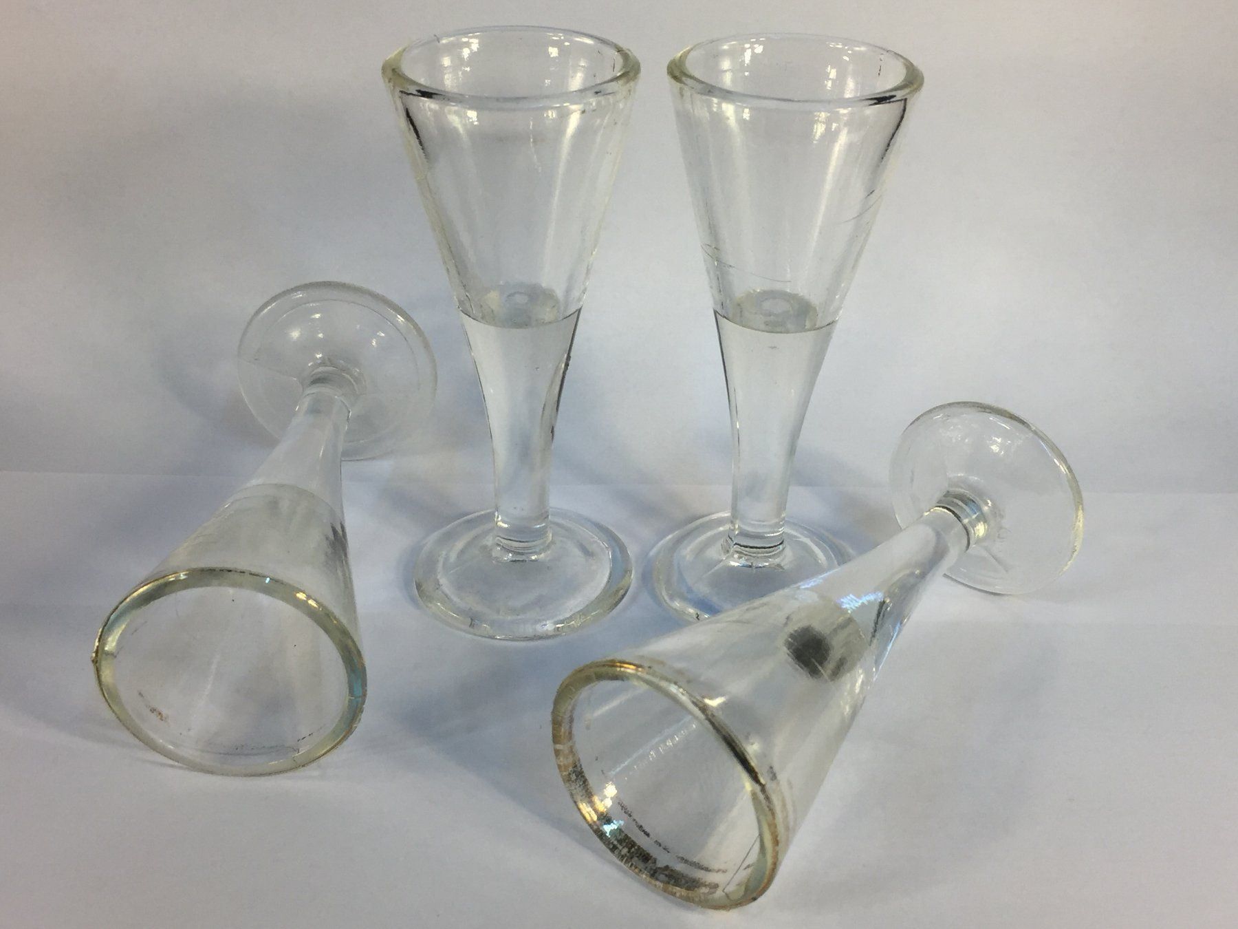 Bicchieri: Vintage 4 Pressed Schnaps/Likörgläser – Usato da Schaffhausen venduto da vintageville 8