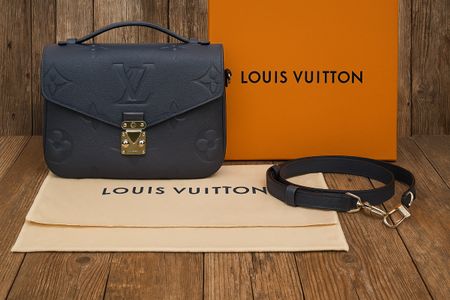 Louis Vuitton Pochette Metis Navy Nacre Empreinte Monogram