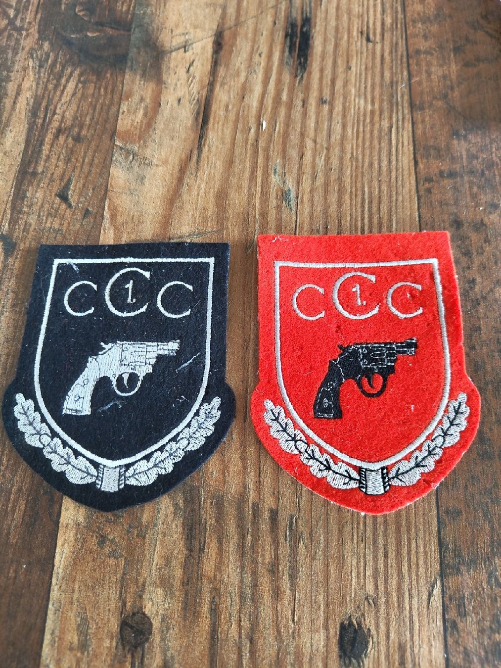 Placchette & Badge: CCC Badge Rot & Scharz – Nuovo (secondo la descrizione) da Weinfelden venduto da RobsFortune