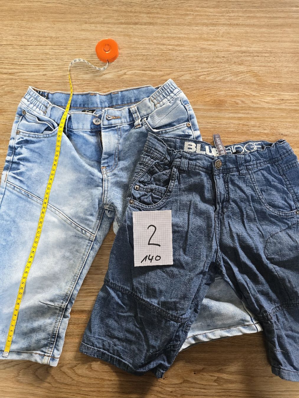 Pantaloni: 2 Jeans kurze Hose, Kinder Grösse 140  – Usato da Morschach venduto da Monikawi