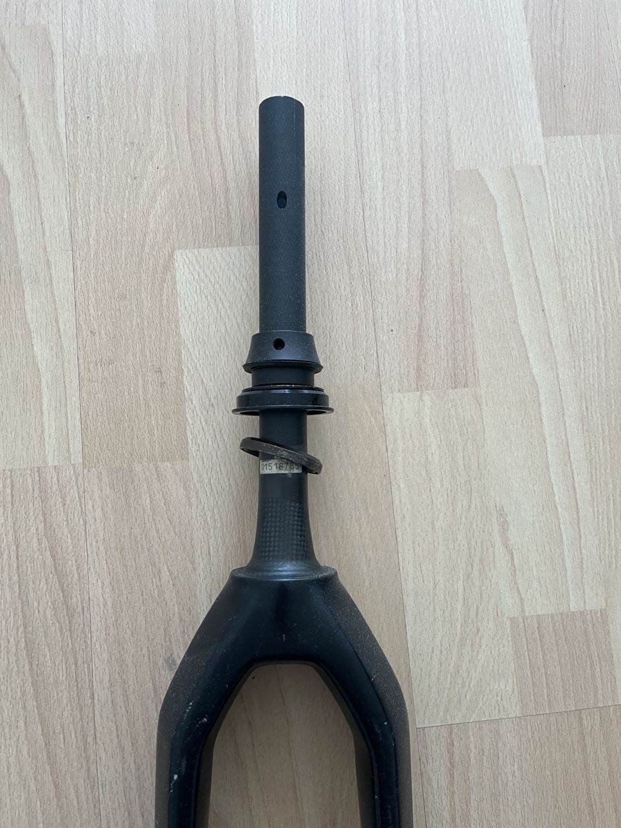 Pezzi di ricambio: Fahrradgabel starr Carbon – Usato da Cham venduto da wstarzyk 3