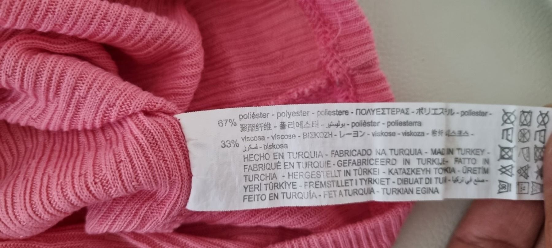 T-shirt: ZARA Offshoulder Shirt – Usato da Steinmaur venduto da Kiki_m240 3