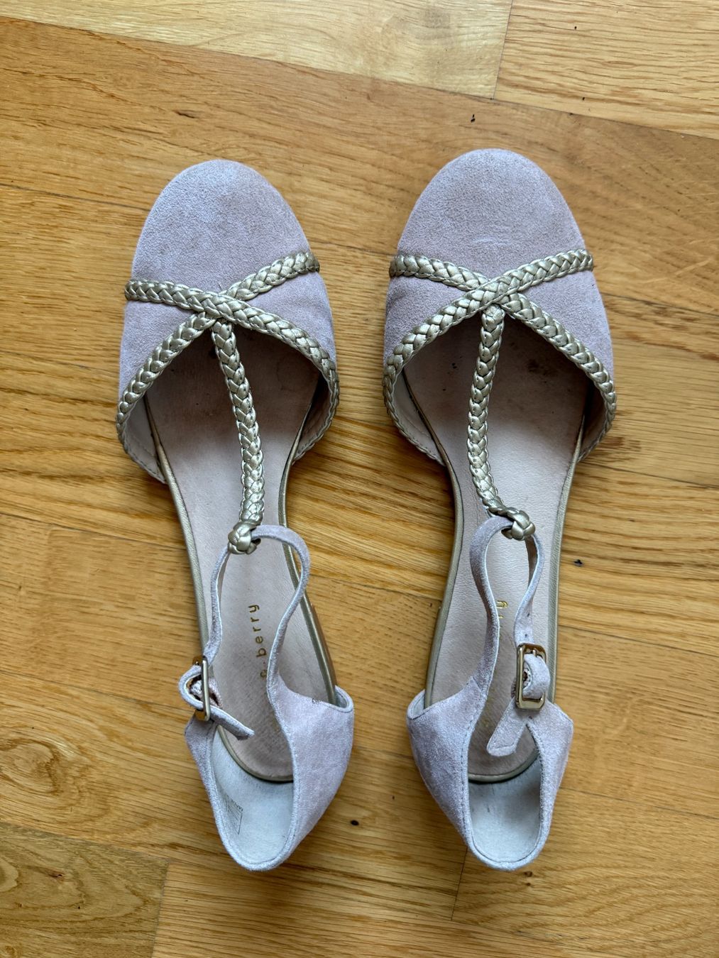 Scarpe da donna: Ballerina mit Goldriemchen, Wildleder, 38 – Usato da Wichtrach venduto da cimora