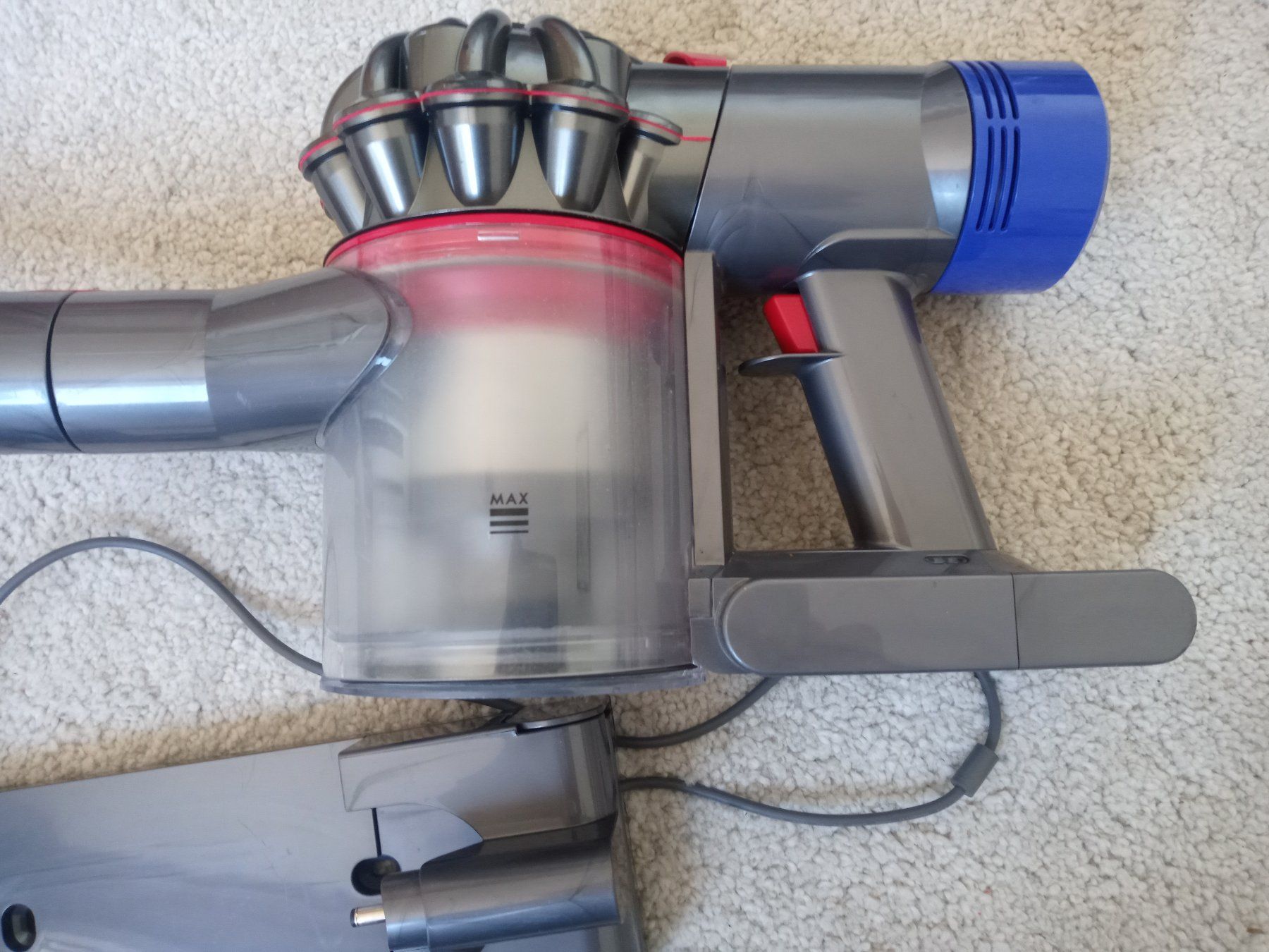 Dyson Aspirateurs & Accessoires: Handstaubsauger Dyson V8 – D'occasion à Prez-vers-Siviriez par Monija70 3